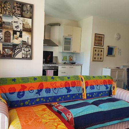 Casa Di Clara Lägenhet San Bartolomeo Al Mare Exteriör bild