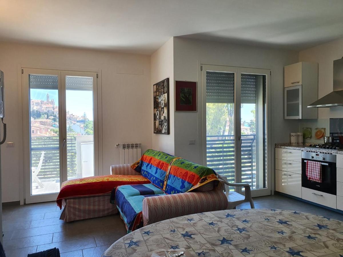 Casa Di Clara Lägenhet San Bartolomeo Al Mare Exteriör bild