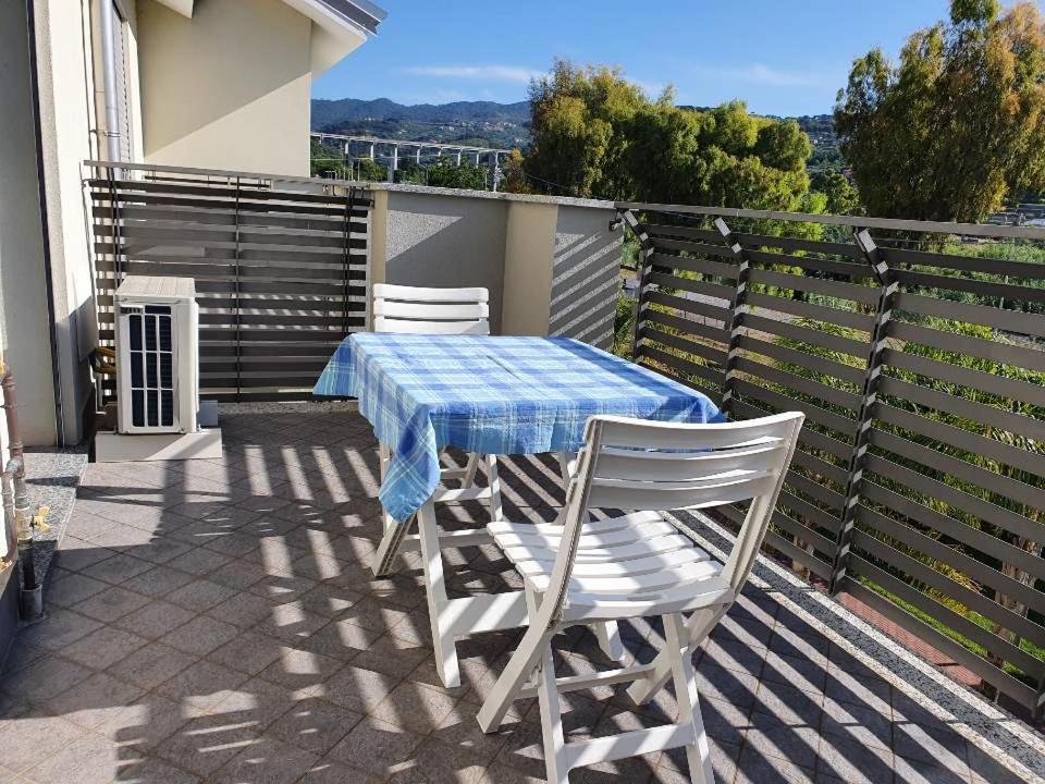 Casa Di Clara Lägenhet San Bartolomeo Al Mare Exteriör bild